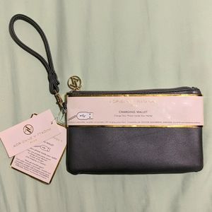 Adrienne Vittadini wristlet w/ portable charger